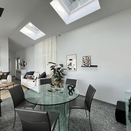 Mit Grossartiger Seesicht Und Balkon Daire *