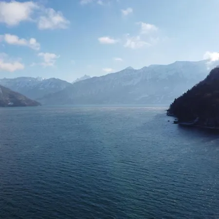 Mit Grossartiger Seesicht Und Balkon Apartament