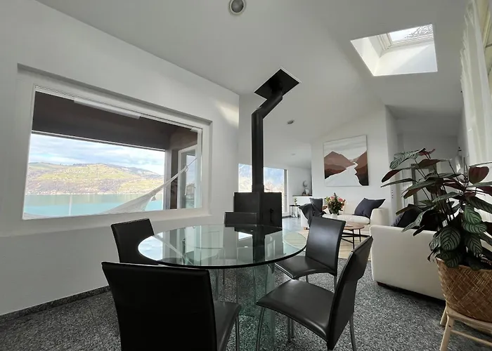 Mit Grossartiger Seesicht Und Balkon Spiez