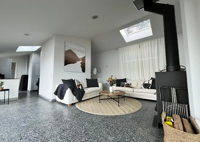 Mit Grossartiger Seesicht Und Balkon