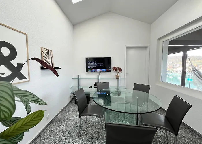 Mit Grossartiger Seesicht Und Balkon Spiez